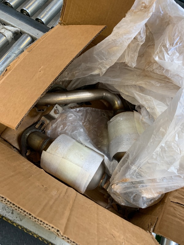 Photo 1 of Panidarun Left & Right Both Catalytic Converter Compatible with Toyota Sienna 2004-2006 (AWD Only), Highlander 2004-2007, Lexus RX330 2004-2006 3.3L V6, Replace# 16392 16393