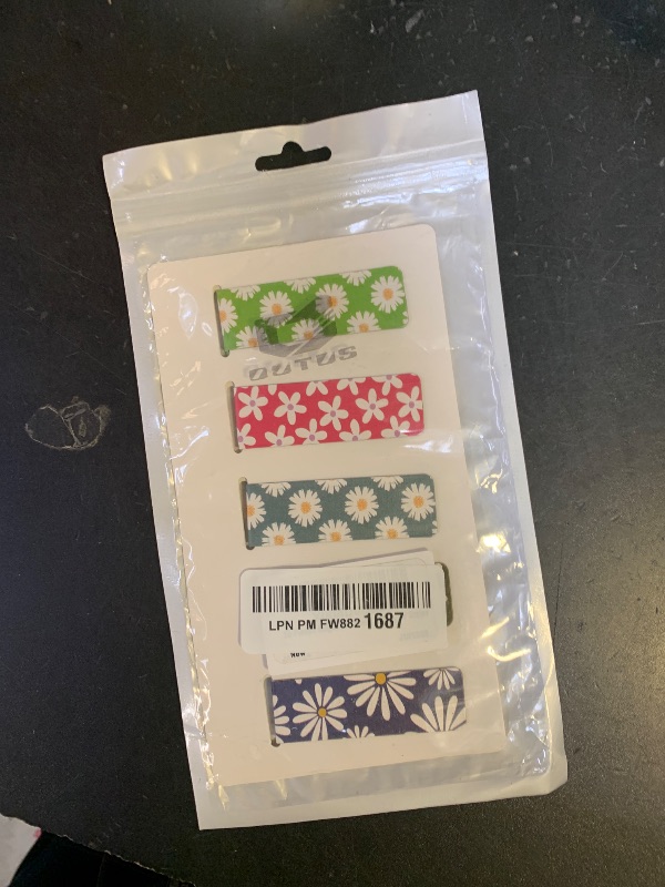 Photo 1 of 10 Pieces Magnetic Bookmarks Floral Magnet Page Markers Assorted Book Markers Set Flower Bookmarks Stationery for Students Reading, 10 StylesLPNPMFW8821687
