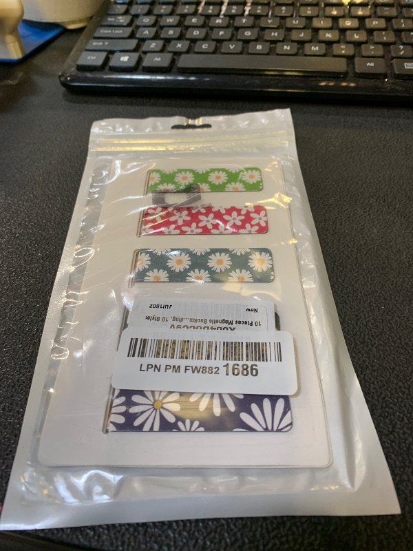 Photo 1 of 10 Pieces Magnetic Bookmarks Floral Magnet Page Markers Assorted Book Markers Set Flower Bookmarks Stationery for Students Reading, 10 Styles