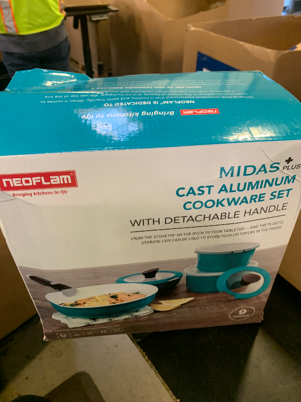 Photo 1 of Neoflam Midas PLUS 9pc Nonstick Cast Aluminum Cookware Set, PFOA Free Kitchenware with Saucepan,Frying Pan,Stove|Oven Pot, Tempered Glass Lid and Smart Detachable Handle,Oven Safe,Space-Saving,Emerald