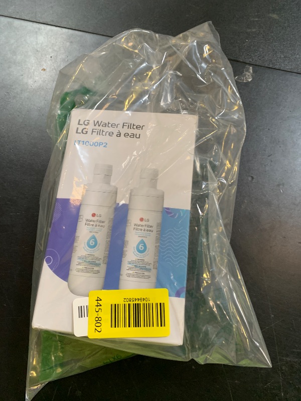 Photo 1 of LG LT1000P2 6-Month / 200 Gallon Refrigerator Replacement Water Filter, Reduces Chlorine, 2 Count (Pack of 1), White.