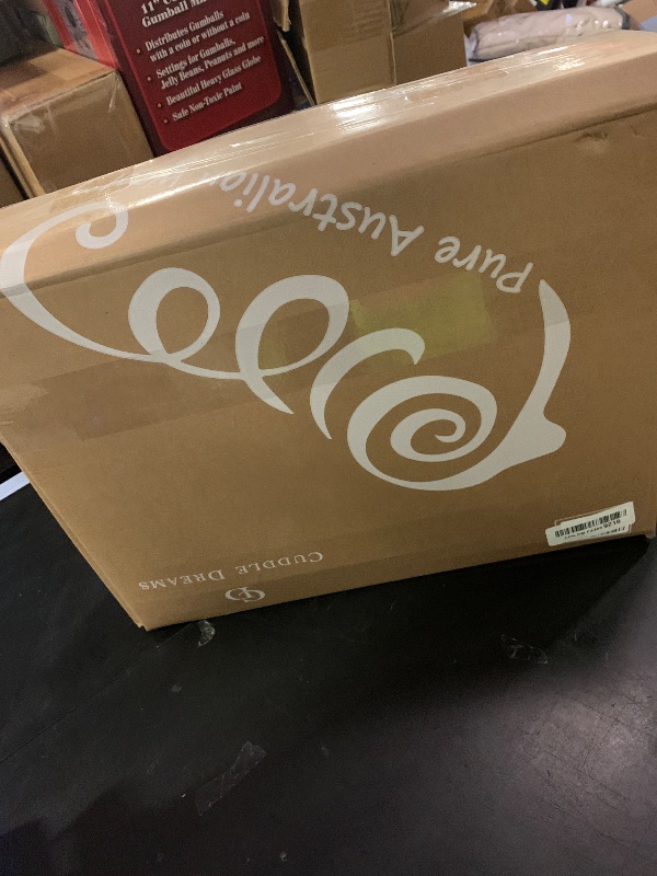 Photo 1 of CUDDLE DREAMS Wool Comforter Duvet Insert, 100% Australian Wool Filling with Soft Noiseless Cotton Shell, Natural Warmth (Lightweight for Summer, King)