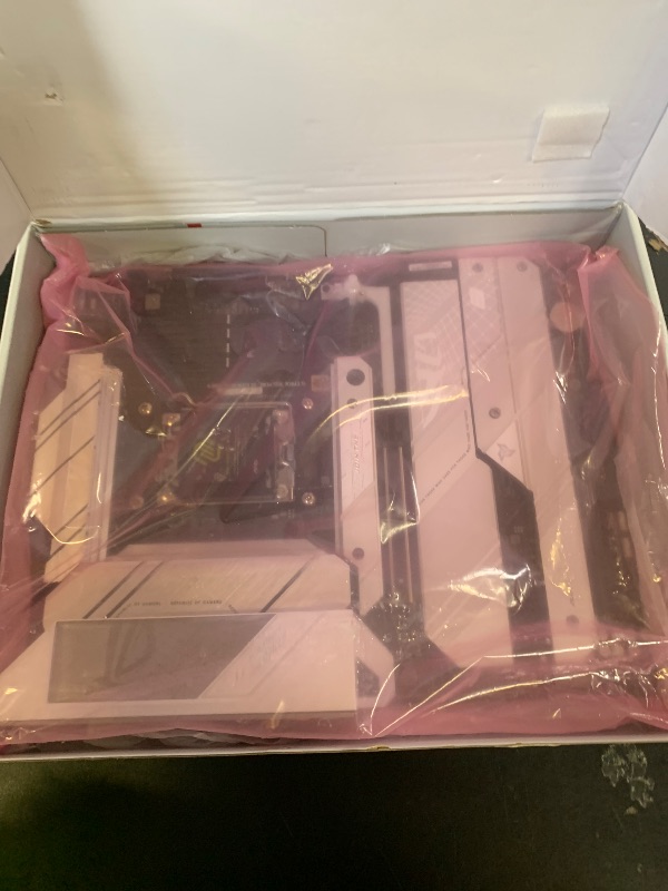 Photo 1 of ASUS ROG STRIX X670E-A GAMING WIFI AMD X670 AM5 Ryzen™ Desktop 9000 8000 & 7000 ATX motherboard, 16+2 power stages, PCIe® 5.0, DDR5, 4x M.2 slots with heatsink, USB 3.2 Gen 2x2, WiFi 6E, AI Cooling II