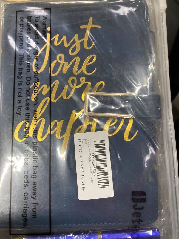 Photo 1 of  Book Lovers Gift Bulk Inspirational Notebook Quotes Ballpoint Pen Journal Christmas Appreciation Gifts for Reader Student Teacher Np Week Librarian Day Reading Club Favors (Retro)