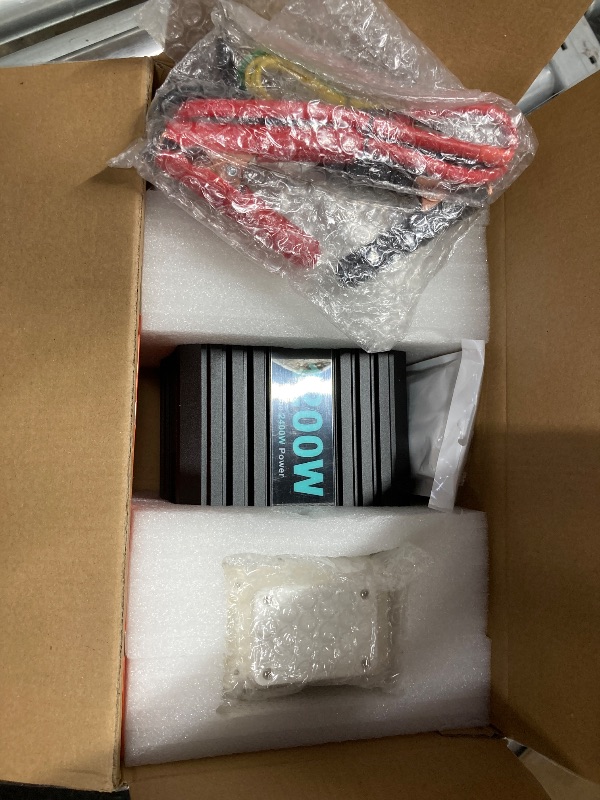 Photo 2 of LANDERPOW 1200 Watt Pure Sine Wave Inverter, Power Inverter for Car, Camping, Solar, RV, Truck, Home, 12V DC to 120V AC Inverters with 3 AC Outlet, 30W USB-C, 5V 3.1A USB, Remote Control, Surge 2400W