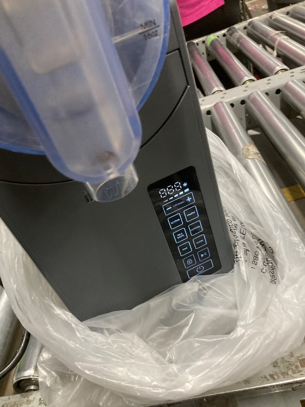 Photo 1 of *Dirty* Slushie Machine, No Ice Needed, 88 oz INOVIVA Slushy Machine for Home with Self-Cleaning Function, Professional Frozen Drink Maker, 5 Preset Programs, Frozen Margaritas, Frappés, Milkshake, and More
