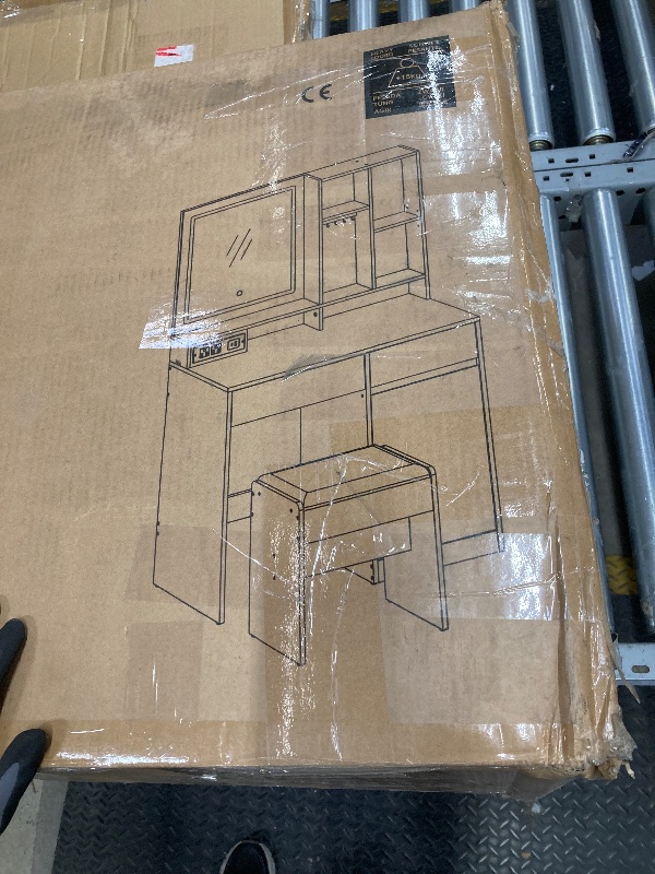 Photo 1 of *May be missing pieces* VASAGLE by SONGMICS Vanity Desk/Table