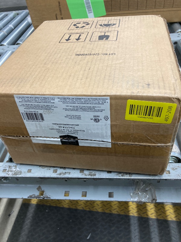 Photo 1 of *Fan blade is damaged* Amazon Basics Air Circulator Fan, Desk Fan for Bedroom, Home and Office, With 90-Degree Tilt Head, 3 Speed Settings, Lightweight (3 LBS), 35 Watts, Black, 11.1"W x 6.3"D x 10.9"H