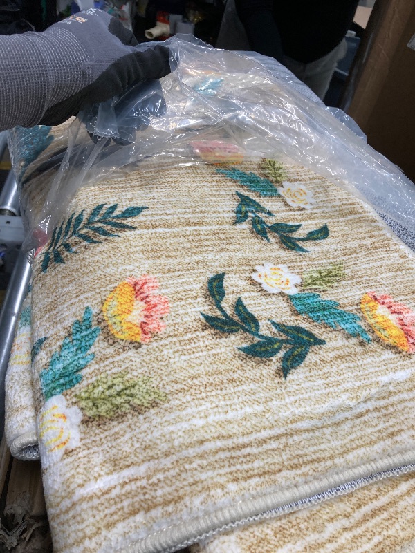 Photo 1 of *Has staples in a corner* Pentantan 5'x7' Floral Area Rugs, Machine Washable Rug for Living Room- Soft Indoor Carpet, Low Pile for Bedroom, Dining Room, Playroom, Office
