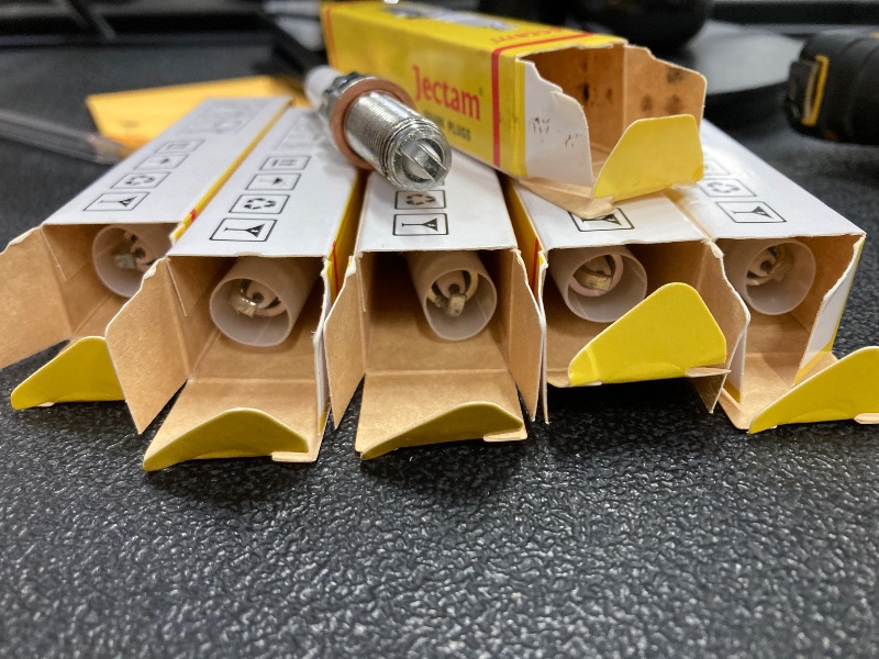 Photo 1 of ***5 ARE BRAND NEW*1 IS LIGHTLY HANDLED***Jectam Automotive Replacement Spark Plugs 6 PCS SILZKBR8D8S 97506 Iridium Platinum Spark Plugs Compatible with BMW 135i 335i 435i 640i 740i M2 M235i M3 M4 X3 X5 X6 Replace for 12120039664 12120038896***5 ARE BRAND
