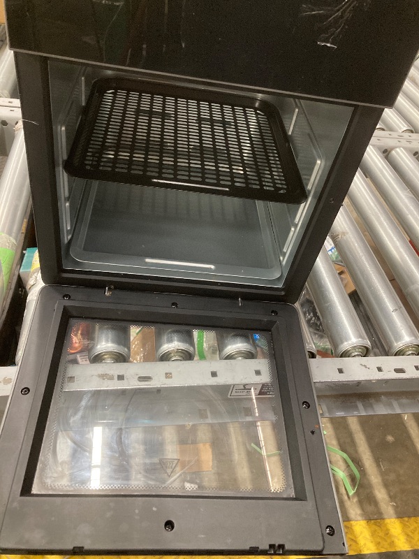 Photo 1 of **NO BOX/HAS A CRACK ON SIDE- SEE PICS***Bluebow 21QT Air Fryer Oven, 8-In-1 Multifunctional, Digital Touchscreen, Extra Large Countertop Oven for Family