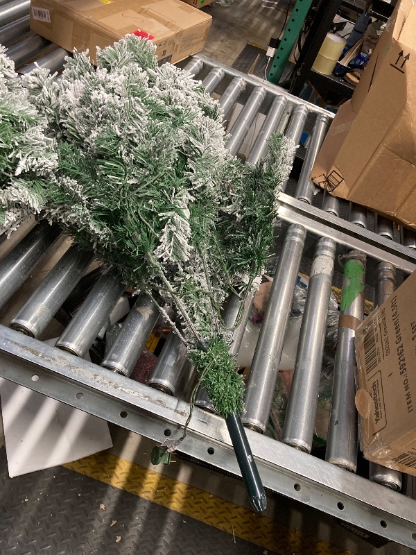 Photo 1 of ****Partial set**** missing third piece Christmas tree