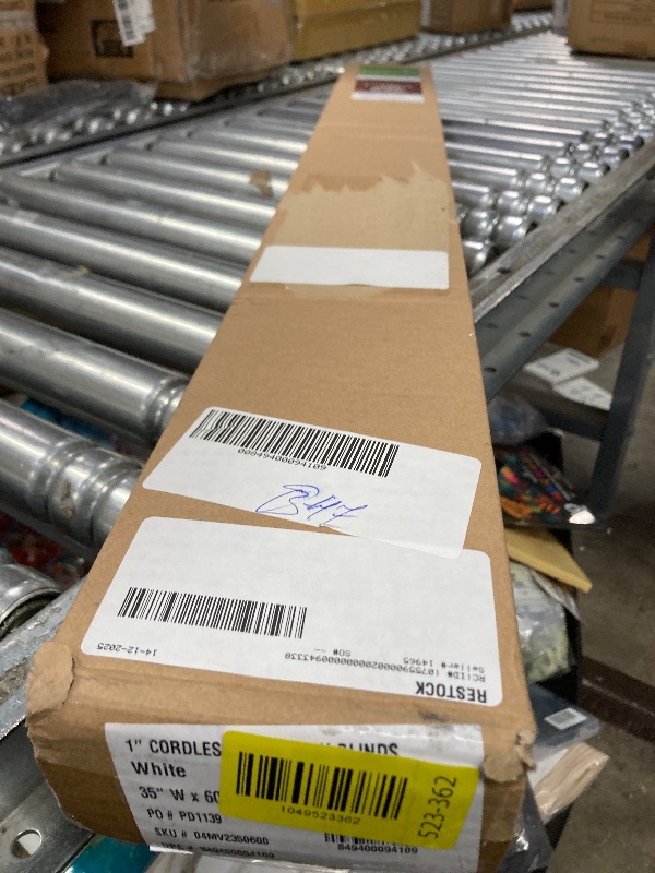 Photo 1 of 1''CORDLESS VINYL MINI BLIND