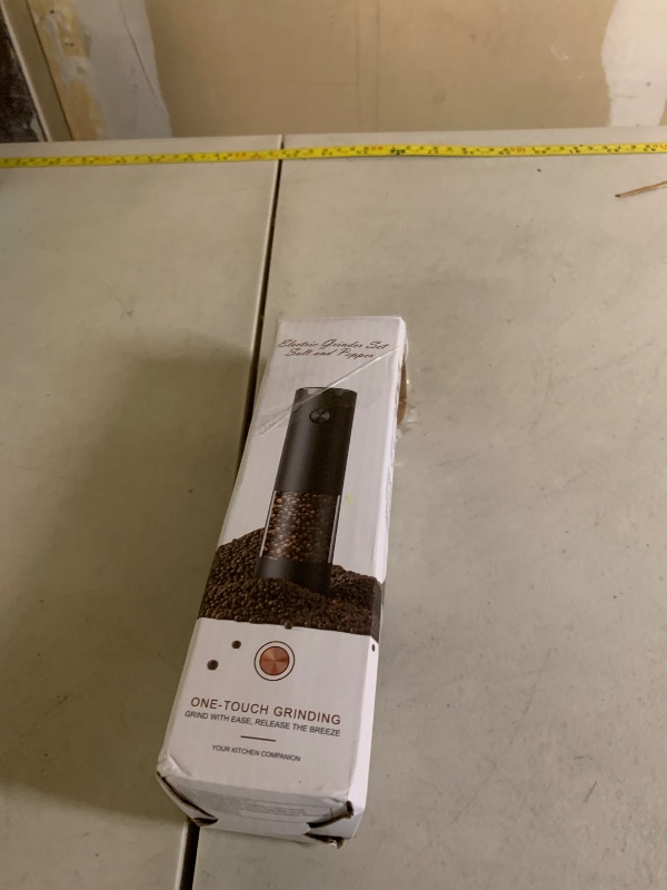 Photo 1 of 1 Pack Salt and Pepper Grinder-Mom Gifts, Electric Automatic Green Salt Pepper Shakers Home Kitchen Gadgets for New Home, Adjustable Coarseness Pepper Grinder Kitchen Appliances