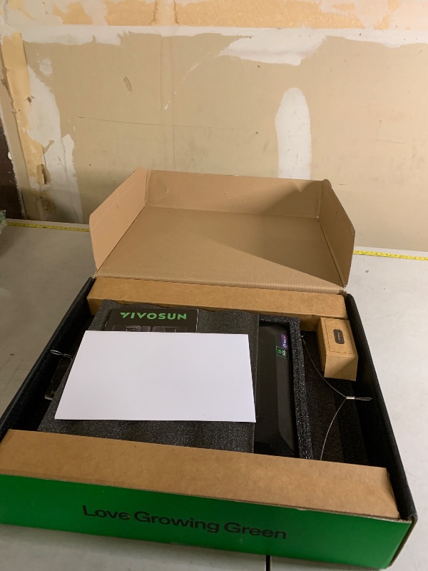 Photo 1 of VIVOSUN AeroLight Wing AW200SE, LED Grow Light 200W with Integrated Circulation Fan & GrowHub Controller E25, Compatible with App & E42A, 2x4/3x3 Coverage, Establish an Intelligent Grow Environment