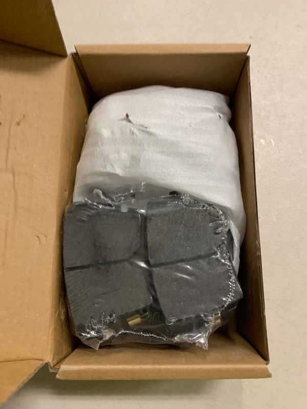 Photo 1 of D1056 D1057 8pcs Ceramic Front Rear Brake Pads Set With Clips Fit For 2005-2020 Chrysler 300,For 2009-2018 Dodge Challenger,For 2006-2017 Dodge Charger,For 2005-2008 Magnum