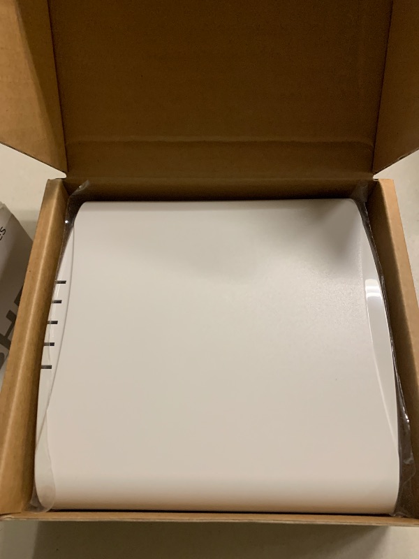 Photo 1 of Ruckus Zoneflex R510 High Performance Smart Wireless Access Point (2x2 802.11ac Wave 2, Dual-Band 2.4GHz/5GHz, POE) 901-R510-US00
