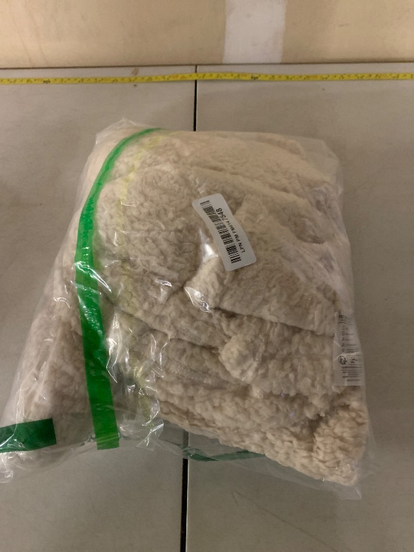 Photo 1 of 1 Pack 3 Calming Blankets Fluffy Premium Fleece Pet Blanket Soft Sherpa Throw for Dog Puppy Cat Beige Medium (30" x20'')