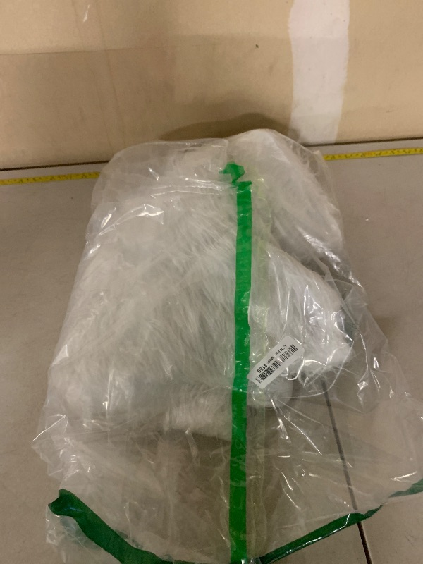 Photo 1 of 48 in White Fluffy Christmas Tree Skirt - Christmas Ttree Rrug Decorations for 5-7.5 Ft Tree - Plush Tree Rug Design for Home, Holiday, Party, Xmas Decorations (48 in)