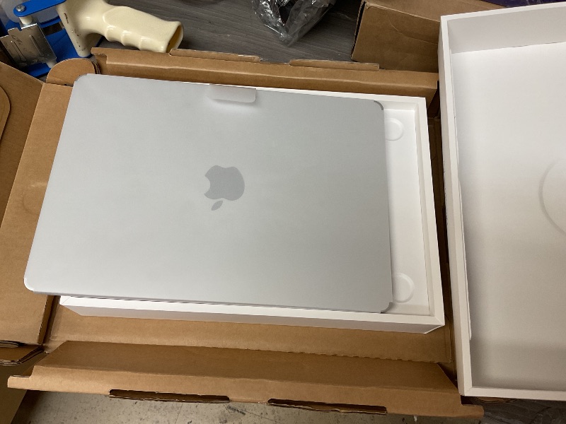 Photo 1 of SEE NOTES AND PICTURES,,,,,,Apple 2025 MacBook Air 13-inch Laptop with M4 chip: Built for Apple Intelligence, 13.6" Liquid Retina Display, 16GB Unified Memory, 512GB SSD Storage, 12MP Center Stage Camera, Touch ID, Silver