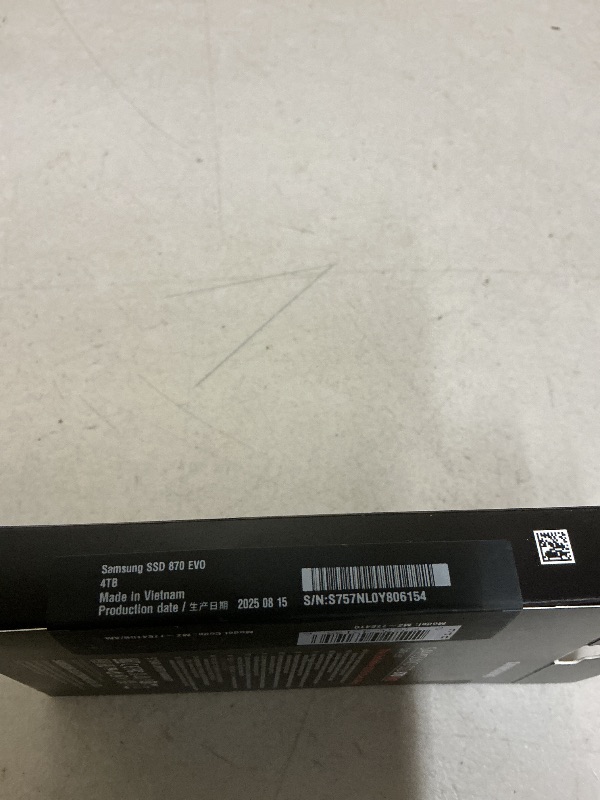 Photo 1 of SAMSUNG 870 EVO 4TB 2.5 Inch SATA III Internal SSD (MZ-77E4T0B/AM) , Black
