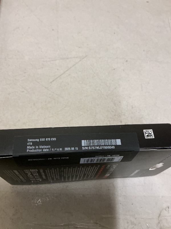 Photo 1 of SAMSUNG 870 EVO 4TB 2.5 Inch SATA III Internal SSD (MZ-77E4T0B/AM) , Black