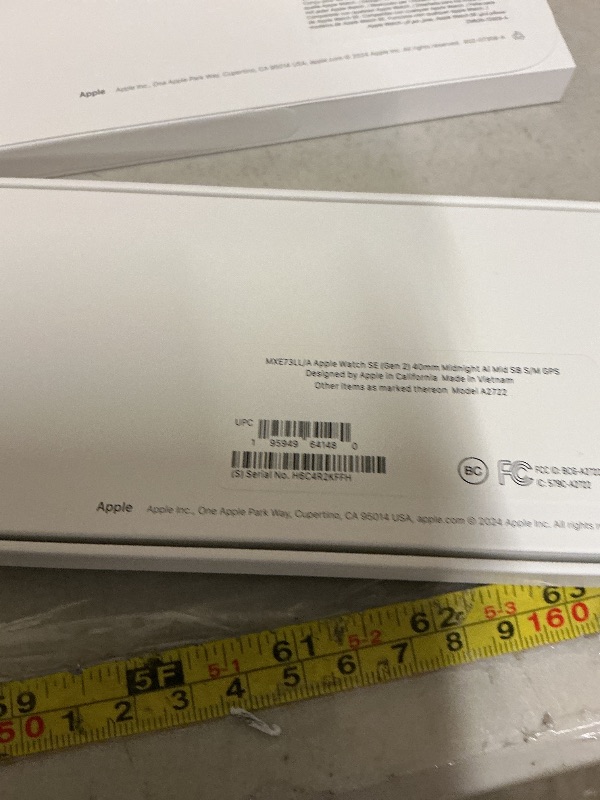 Photo 1 of Apple Watch SE (2nd Gen) [GPS 40mm] Smartwatch with Midnight Aluminum Case with Midnight Sport Band S/M. Fitness and Sleep Trackers, Crash Detection, Heart Rate Monitor, Retina Display