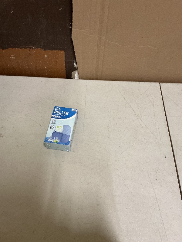 Photo 1 of 2pcs Ice Roller for Face and Eye, Silicone Ice Facial Roller Ice Holder, Face Ice Mold Skin Care, Face Icers Reusable Ice Cube Roller for Shrink Pores Anti Wrinkle Reduce Puffiness, Pink Green