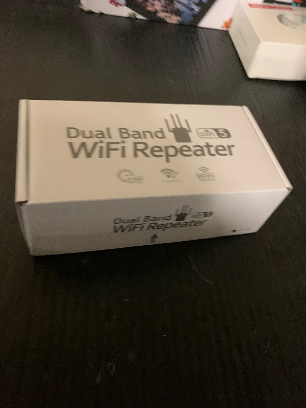 Photo 1 of 1200Mbps WiFi Extender HIBFEWOULANFKSDM