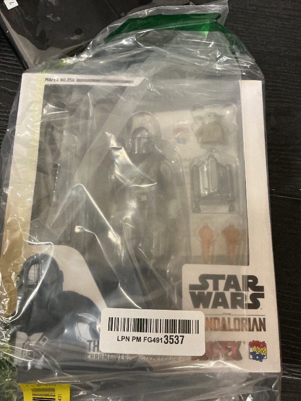 Photo 1 of MAFEX No. 256 THE MANDALORIAN CHROME Ver. Total Height: Approx. 6.3 inches (160 mm), Painted Action Figure
