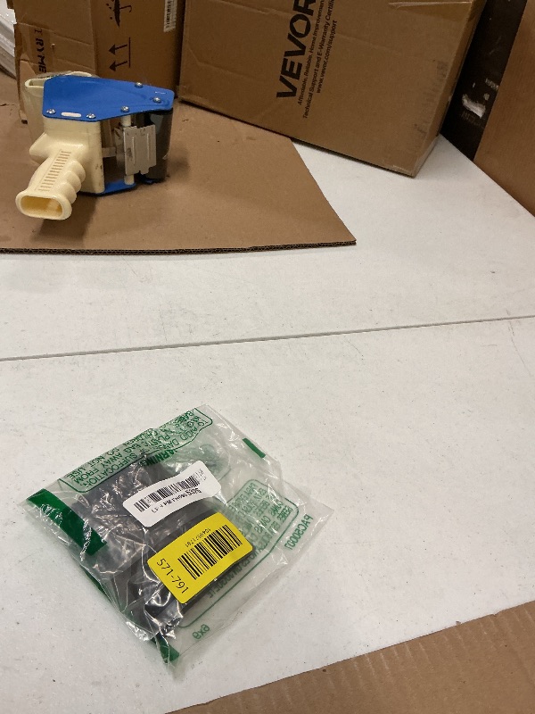 Photo 1 of Fumete 50 Pcs 0.6 Inch Natural Heart Shaped Crystal Valentines Gift Worry Stones Bulk Heart Healing Rock Gemstone Gifts for Woman Mini Assorted Pocket Stone for Energy Balancing Meditation