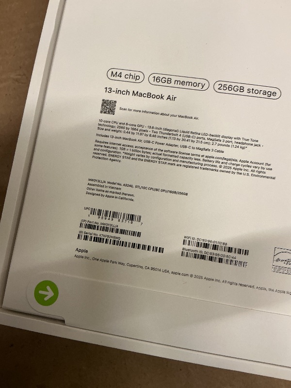 Photo 1 of Apple 2025 MacBook Air 13-inch Laptop with M4 chip: Built for Apple Intelligence, 13.6-inch Liquid Retina Display, 16GB Unified Memory, 256GB SSD Storage, 12MP Center Stage Camera, Touch ID; Starlight