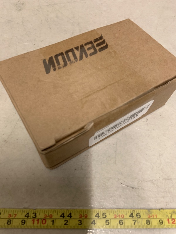 Photo 1 of 1 Pcs 2 in 1 Light Socket to Plug Adapter, Convert E26/E27 Bulb Socket to 2 Pieces 3 Prong Outlet with Extension Cord, Flexible Light Bulb Socket Converter Suitable for Porch Patio Garage Use (Black)