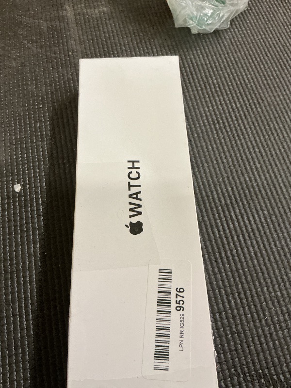 Photo 1 of SEE NOTES AND PICTURES,,,,,,,Apple Watch SE 3 [GPS 40mm] Smartwatch with Starlight Aluminum Case with Starlight Sport Band - S/M. Fitness and Sleep Trackers, Heart Rate Monitor, Always-On Display, Water Resistant