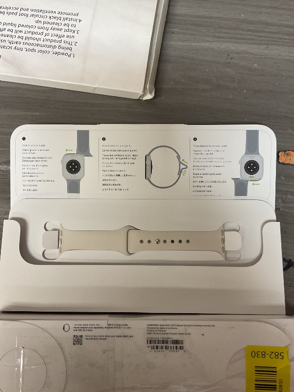 Photo 1 of SEE NOTES AND PICTURES,,,,,,,Apple Watch SE 3 [GPS 40mm] Smartwatch with Starlight Aluminum Case with Starlight Sport Band - S/M. Fitness and Sleep Trackers, Heart Rate Monitor, Always-On Display, Water Resistant