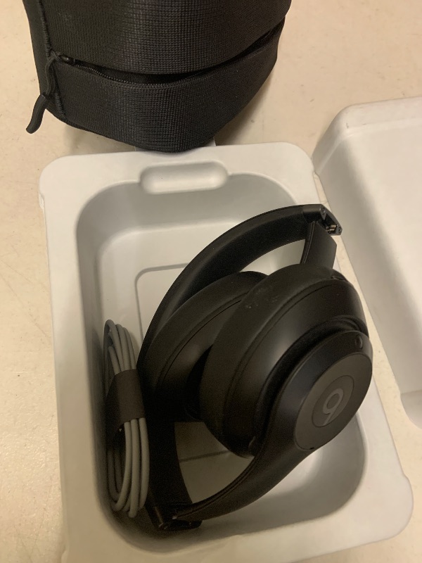 Photo 1 of Beats Studio Pro - Premium Wireless Over-Ear Headphones- Up to 40-Hour Battery Life, Active Noise Cancelling, USB-C Lossless Audio, Apple & Android Compatible - Black