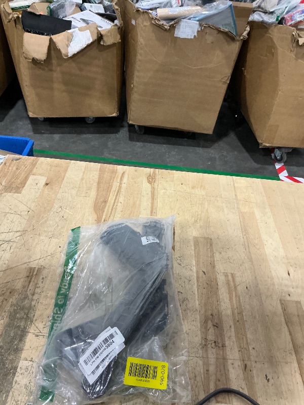 Photo 1 of 1 Pair Left and Right Side Front Bumper Bracket Bumper Mount Support Bracket - Compatible for Toyota Corolla 1.8L L4 - Gas 2014 [L, LE, LE Eco, Le Eco Plus, - Replace Part 5211502240, 5211602240