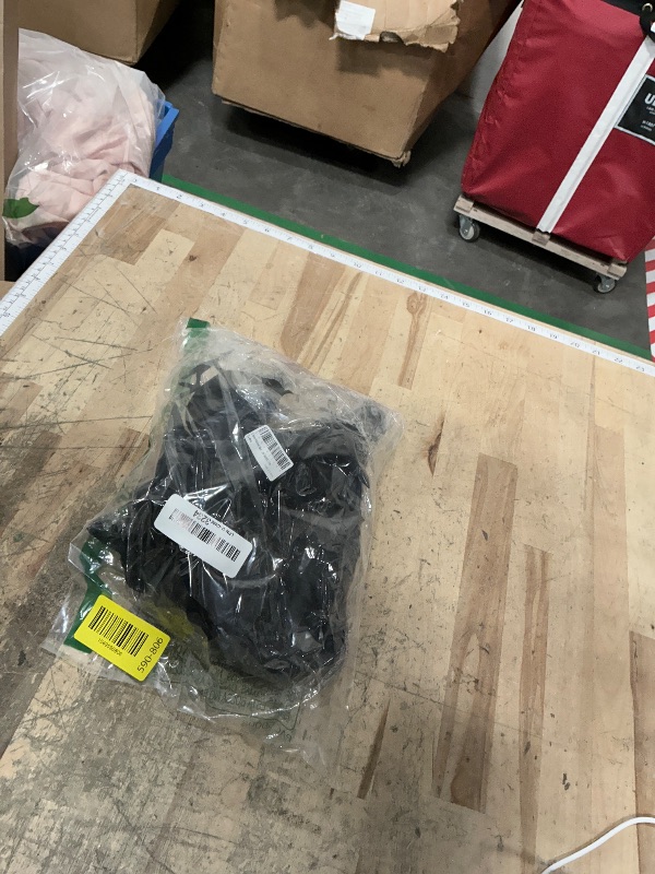 Photo 1 of 6 Pieces Halloween Black Feathered Crows - Realistic Handmade Ravens for Indoor Outdoor Decoration, 3 Styles