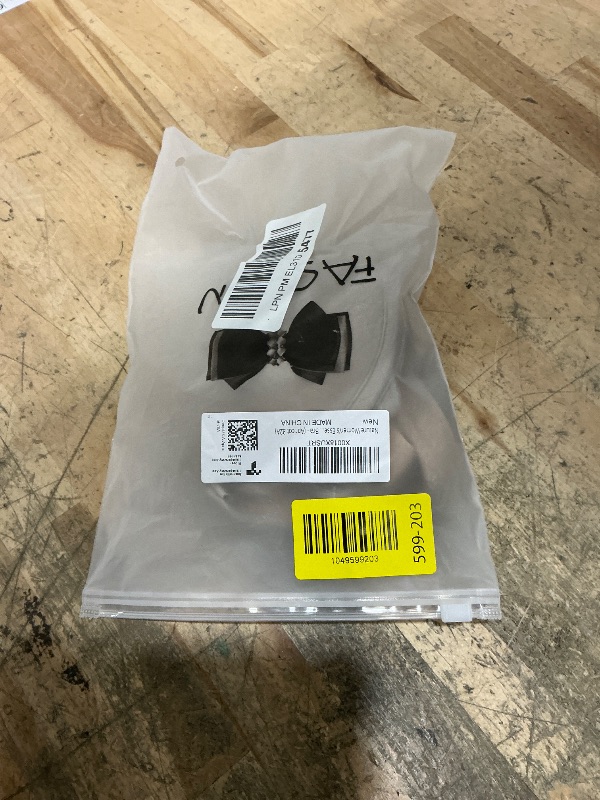 Photo 1 of **MISSING SHOULDER STRAPS*** ZUKULIFE Women's Essentials Deep U Multi-Way Convertible Push Up Plunge Bra - (Apricot 32A)