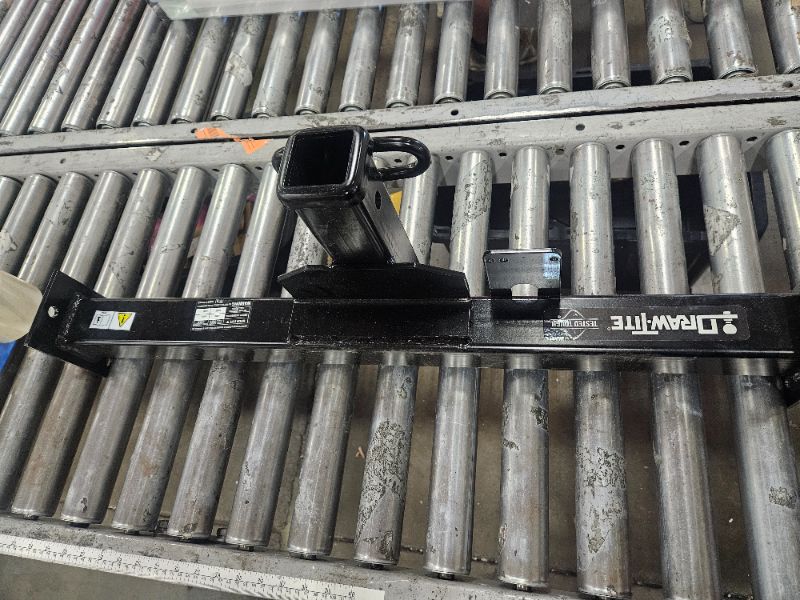 Photo 1 of ***************MISSING THE TWO SIDE PIECES AND ALL THE HARDWARE TO MOUNT THEM******************
Draw-Tite 41504 Class III/IV Max-E-Loader Trailer Hitch