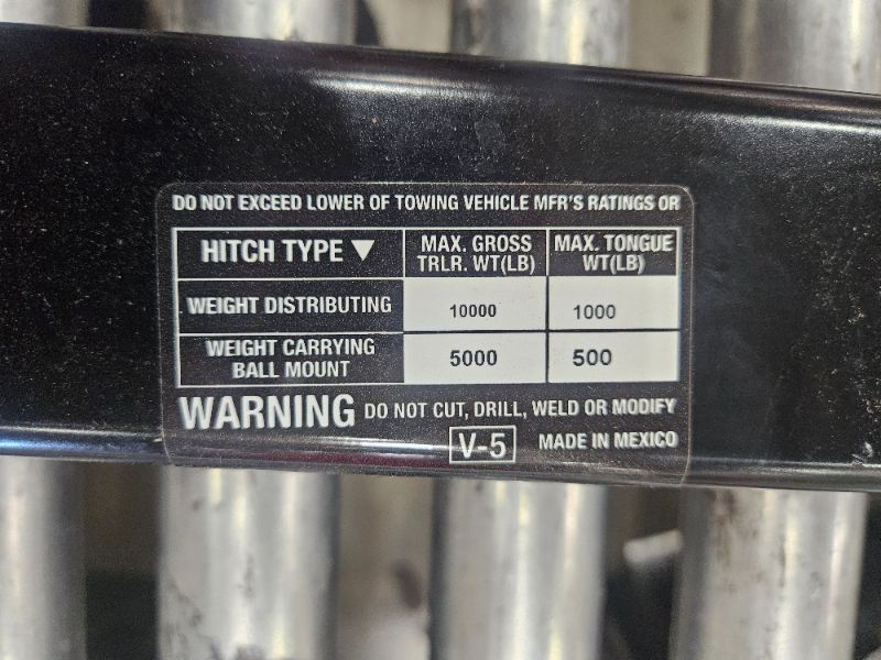 Photo 1 of ***************MISSING THE TWO SIDE PIECES AND ALL THE HARDWARE TO MOUNT THEM******************
Draw-Tite 41504 Class III/IV Max-E-Loader Trailer Hitch