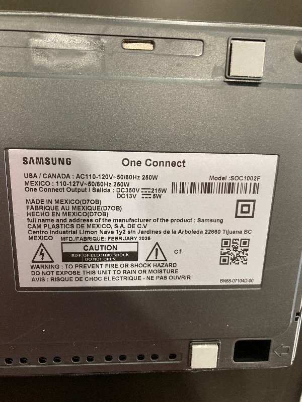 Photo 1 of *********CRACKED SCREEN, NON FUNCTIONAL, MISSING CORDS****************
Samsung 65-Inch Class The Frame LS03F 4K QLED Smart TV (2025 Model) Slim Fit Wall Mount, Modern Frame Design, NQ4 AI Gen2 Processor, Art Mode, Artful Picture Quality, Samsung Vision AI