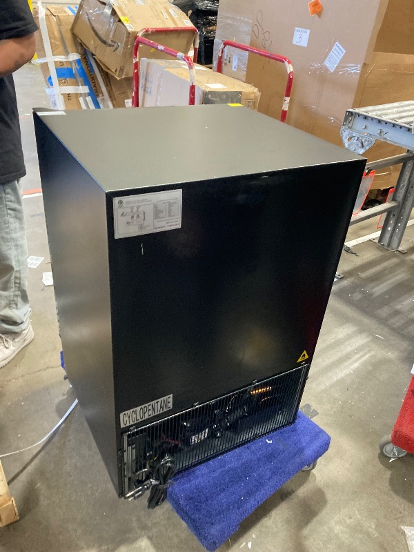 Photo 1 of *****************SEE NOTES BEFORE BID*************
ICEVIVAL 24 Inch Beverage Refrigerator, 180 Cans Under Counter Beverage Fridge with Glass Door, LED Light, Built-in or Freestanding Beer Fridge for Soda, Water, Wine - Home, Bar or Office