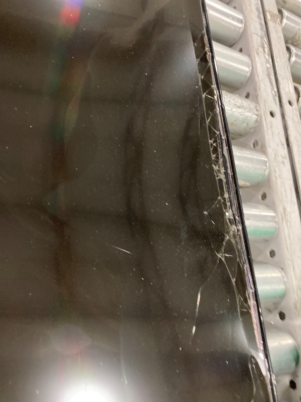 Photo 1 of **SMASHED SCREEN FINAL SALE**Roku Smart TV 2025 – 43-Inch Select Series, 4K HDR TV – RokuTV with Enhanced Voice Remote – Flat Screen LED Television with Wi-Fi for Streaming Live Local News, Sports, Family Entertainment