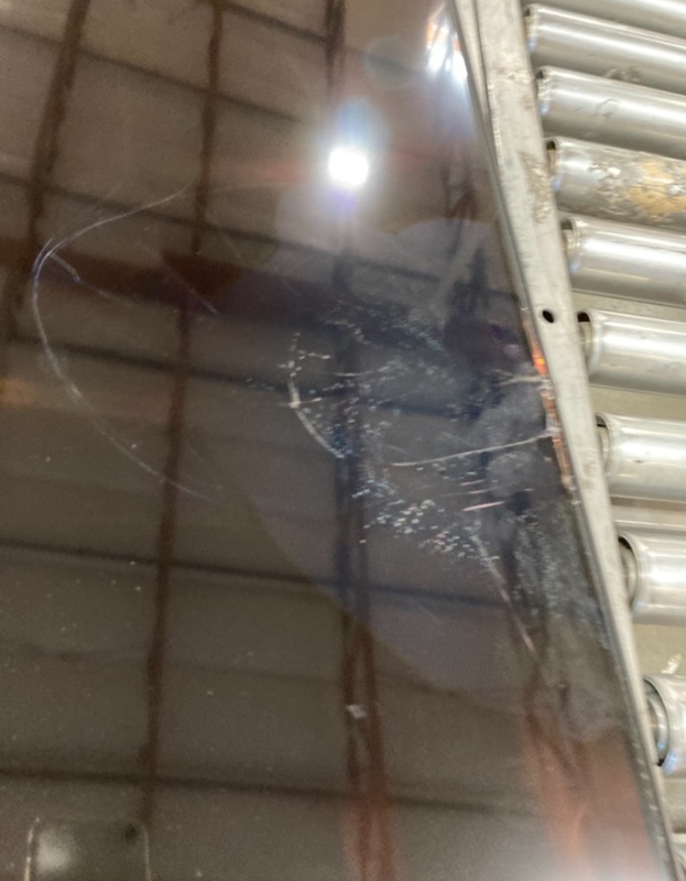 Photo 1 of **SMASHED SCREEN FINAL SALE**Roku Smart TV 2025 – 50-Inch Select Series, 4K HDR TV – RokuTV with Enhanced Voice Remote – Flat Screen LED Television with Wi-Fi for Streaming Live Local News, Sports, Family Entertainment
