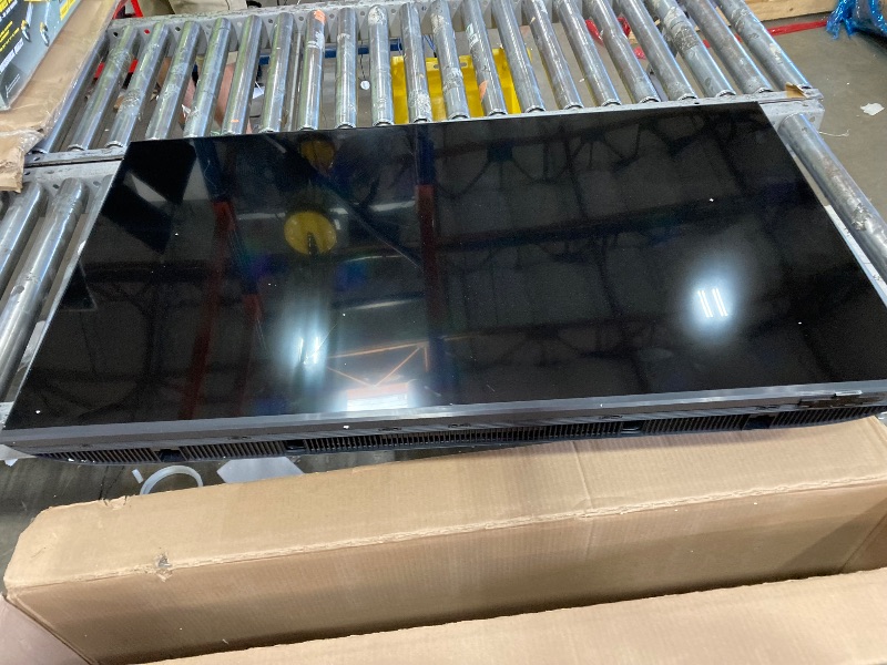 Photo 1 of **SMASHED SCREEN FINAL SALE**Samsung 50-Inch Class Crystal UHD U8000F 4K Smart TV (2025 Model) Endless Free Content, Crystal Processor 4K, MetalStream Design, Knox Security, Alexa Built-in