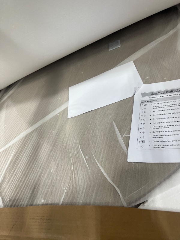 Photo 1 of *************INCOMPLETE ITEM, THIS IS ONLY BOX 1 OUT OF 2************
41 in-78 in Extendable Dining Room Table for 4-8, Round Expandable Kitchen Table with Fluted Base, Modern Farmhouse Oval Dinner Tables for Dining Room Kitchen Living Room (Natural)