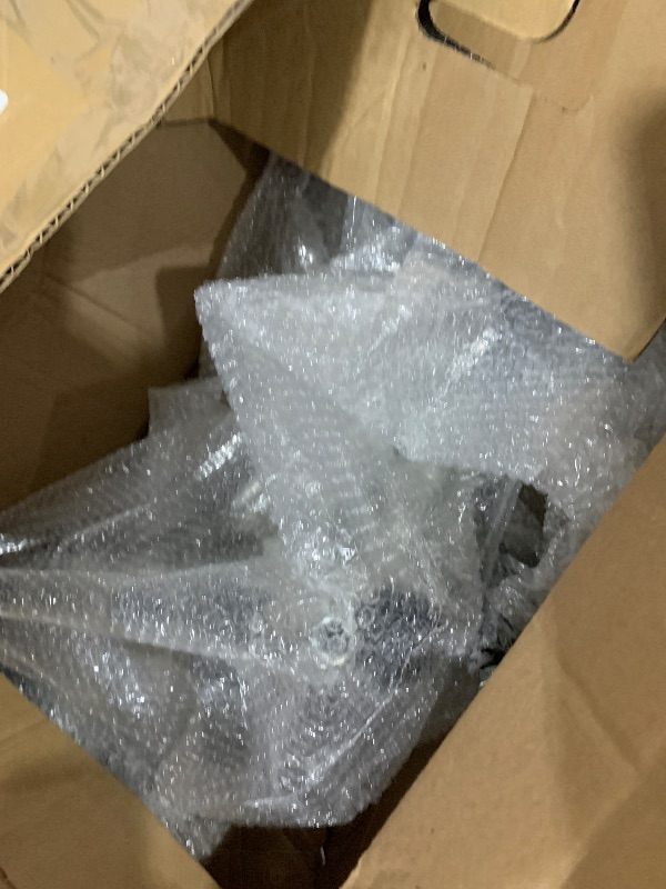 Photo 1 of **MAJOR DAMAGE**Heyhap 4pcs Lower Control Arm with Ball Joint E46 Front Suspension Kits Replacement for BMW E46 323Ci 328Ci 325Ci 330Ci 325i 330i Z4 31121094465