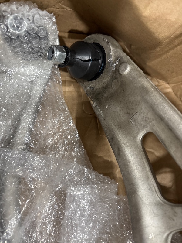 Photo 1 of **MAJOR DAMAGE**Heyhap 4pcs Lower Control Arm with Ball Joint E46 Front Suspension Kits Replacement for BMW E46 323Ci 328Ci 325Ci 330Ci 325i 330i Z4 31121094465