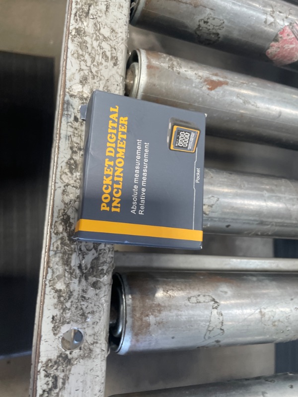 Photo 1 of Ultra Small Digital Angle Finder Magnetic Level, Rechargeable Angle Cube, Table Saw Miter Gauge, 4 * 90 Degree Protractor Electronic Inclinometer, Wood Working Measuring Tool